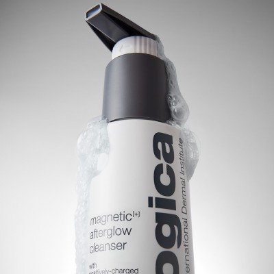Dermalogica Magnetic Afterglow Cleanser Jumbo - Зволожуючий магнетичний очисник з ефектом сяйва, 295 мл Dermalogica Magnetic Afterglow Cleanser Jumbo - Зволожуючий магнетичний очисник з ефектом сяйва, 295 мл