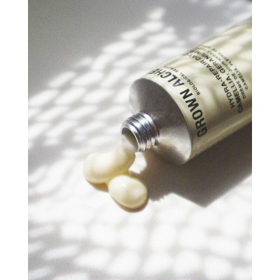 Grown Alchemist Hydra-Repair Day Cream - Зволожуючий денний крем Квіти Камелії і Герані, 65 мл Grown Alchemist Hydra-Repair Day Cream - Зволожуючий денний крем Квіти Камелії і Герані, 65 мл